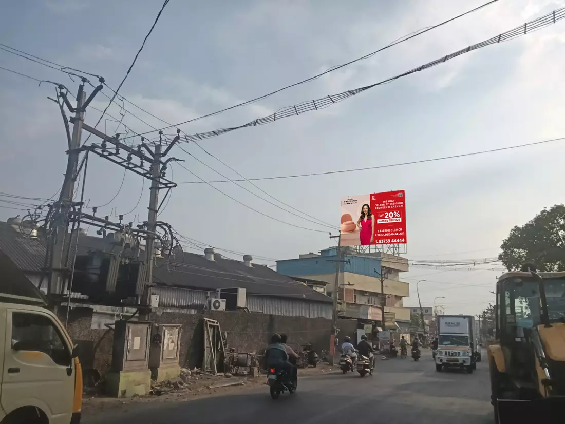 Pallavaram hoarding facing traffic towards Tiruneermalai